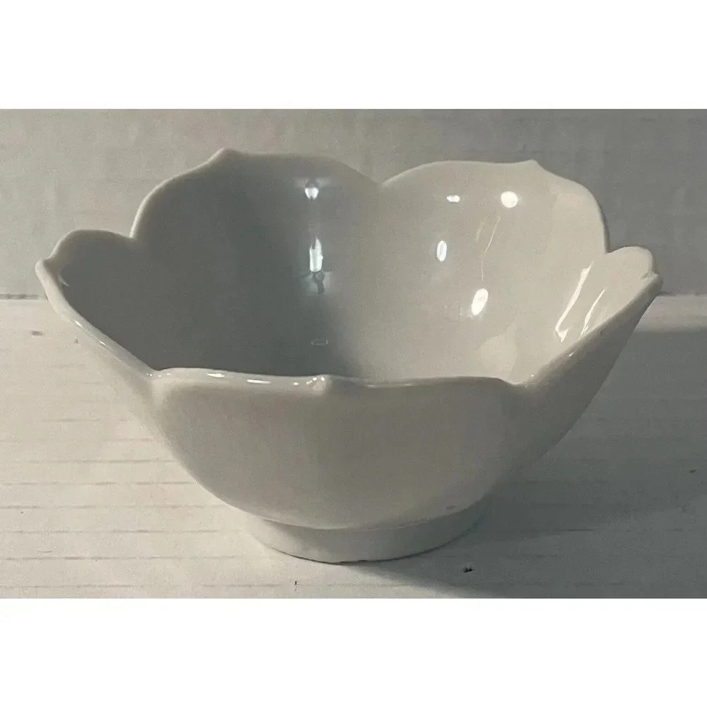Vintage Lotus Flower White Porcelain Japanese‎ Rice Bowl 3.5”W x 1.75”H